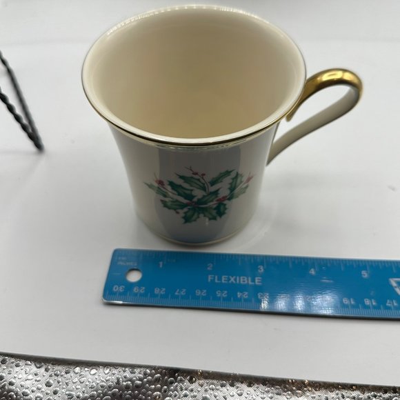 Lenox Holiday Coffee Cup Mug Set Of 2 Winter Holly Berries Dimension Collection - Picture 6 of 7